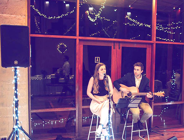 Chelsea and Peter Acoustic Duo Adelaide