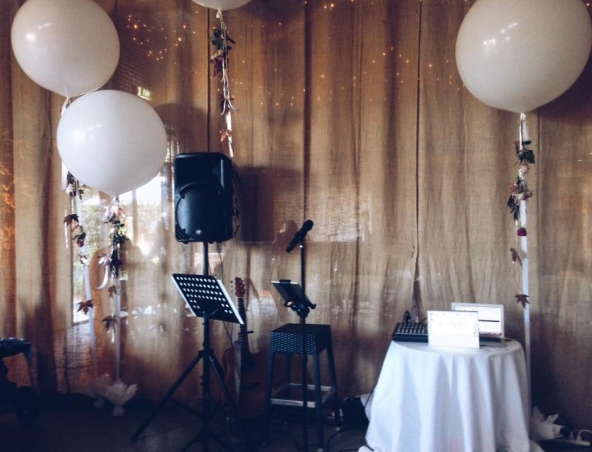 Adelaide Wedding Singer - Musicians Entertainers Hire