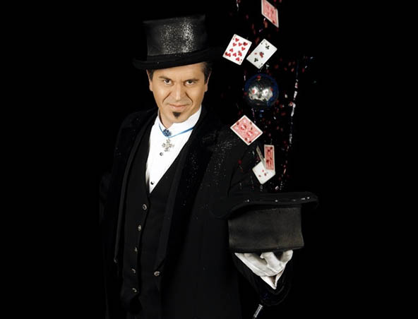 Duck Cameron Magician Melbourne - Roving Magicians