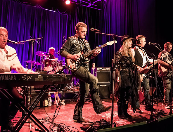 FLEETWOOD MAC AND EAGLES TRIBUTE SHOW