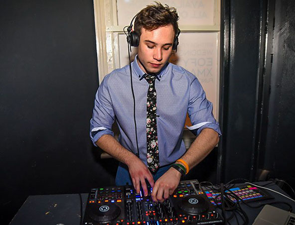 Melbourne Wedding DJ - Daniel