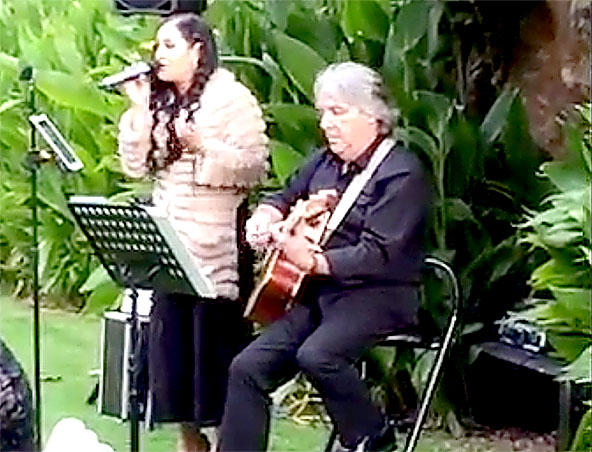 Deja Blue Acoustic Duo - Singers Musicians - Cover Band Adelaide