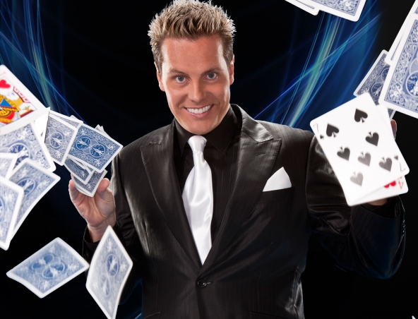 Matt Hollywood Magician Brisbane - Magicians Illusionists - Roving Magic